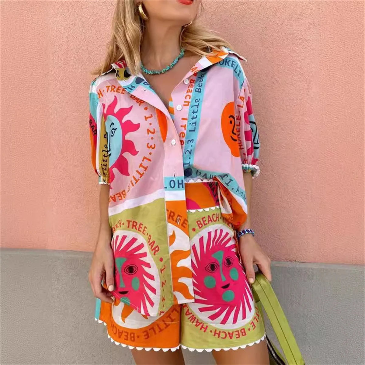 conjunto feminino de shorts e camisa estampa digital  frente