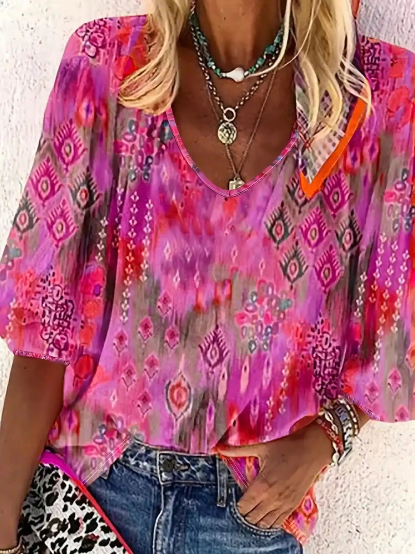 Blusa Feminina Plus Size Estampa Digital Estilo Fashion Casual Decote V Coleção Primavera - Verão 2026 - Salette 