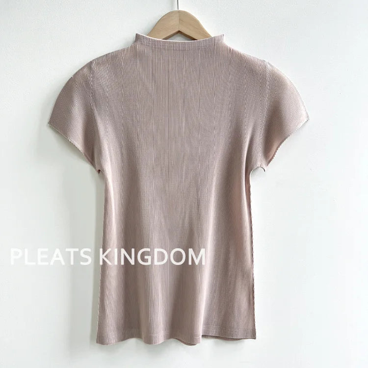 YUDX Pleated Half High Neck Profile Black T-shirts Women 2024 Summer Korean Fashion Causal Tops Designer Aesthetic Clothing