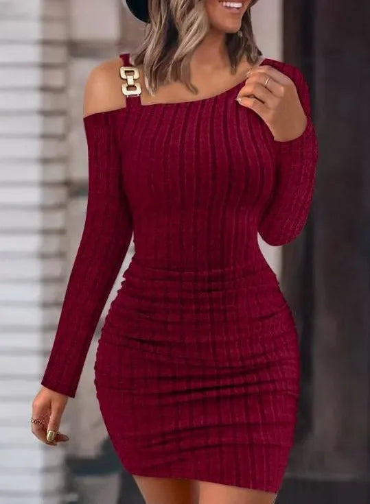 Vestido Curto Feminino Sexy com Decote Assimétrico - Anna Paula