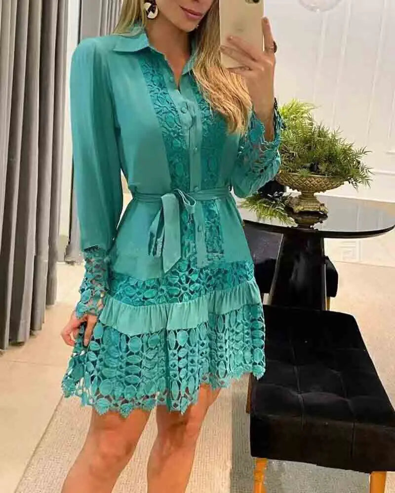 Vestido Curto Feminino Tecido com Detalhes Vazados Elegante - Sabrina