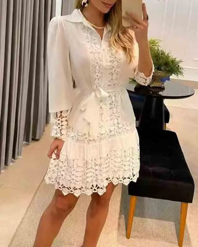 Vestido Curto Feminino Tecido com Detalhes Vazados Elegante - Sabrina
