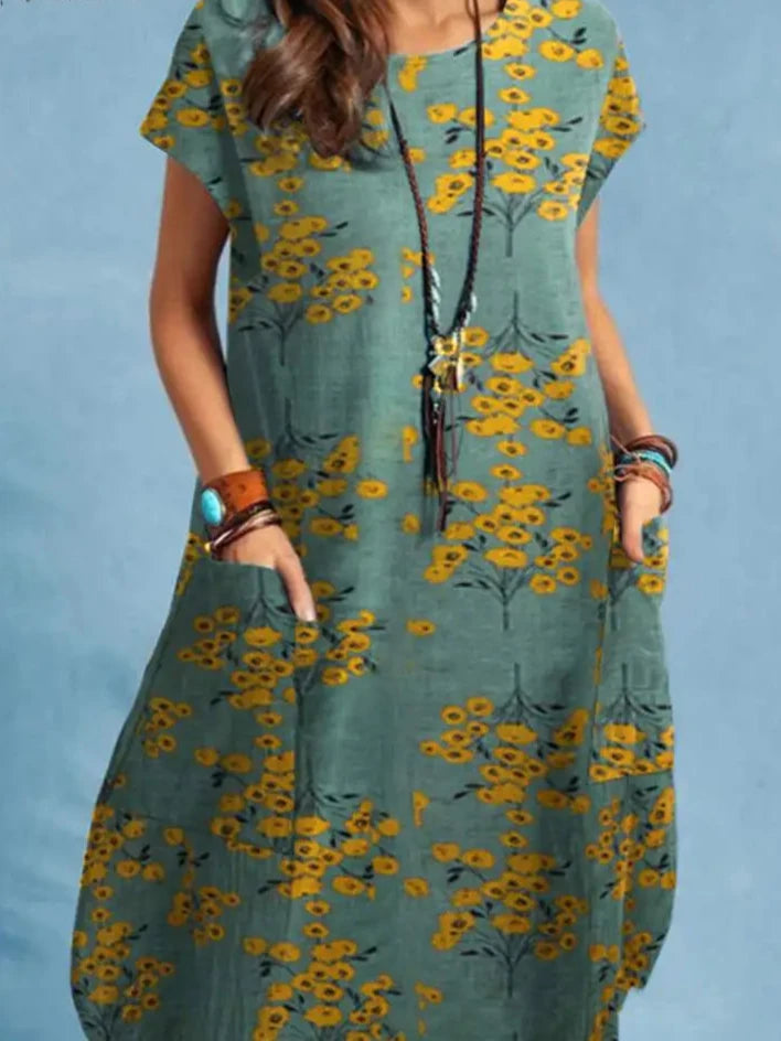 Vestido Curto  Gola Redonda Manga Curta  Estampa Digital - Becky G