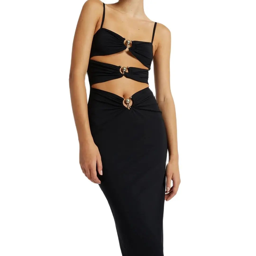 vestido preto detalhe frente