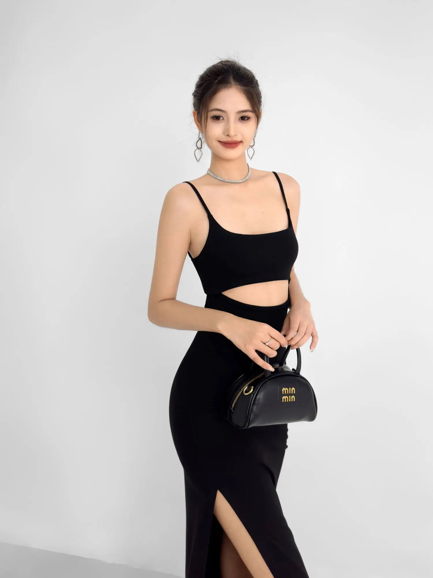 Vestido Longo Sexy com Recortes Decote Profundo Fenda na Saia - Lauana