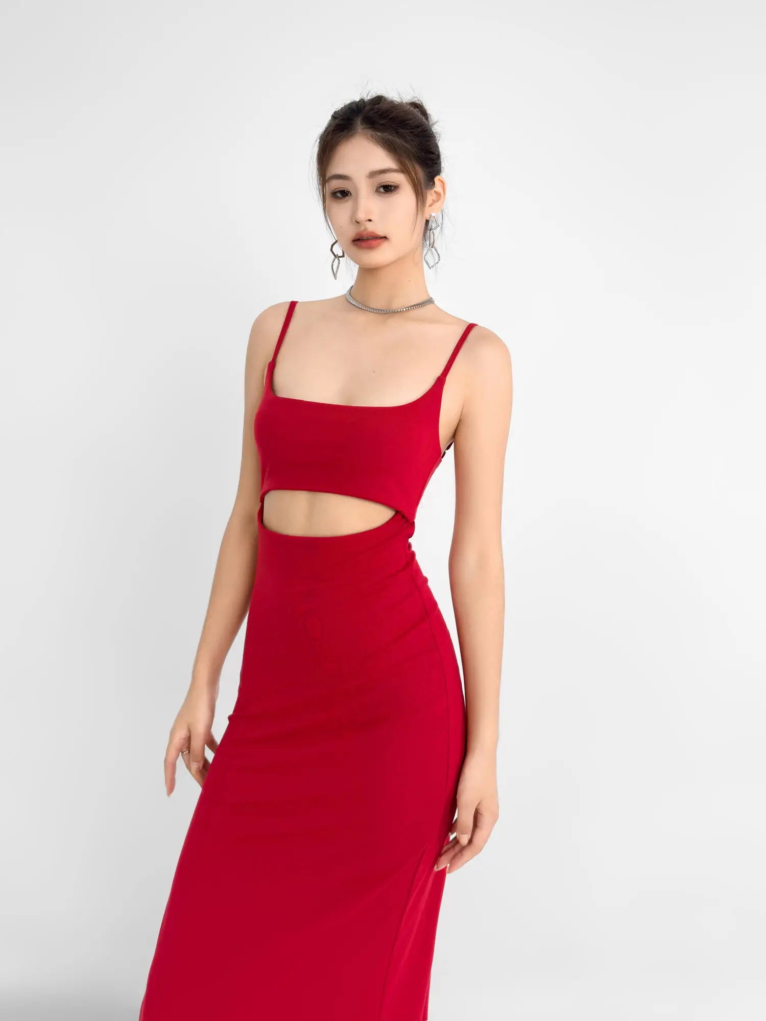 Vestido Longo Sexy com Recortes Decote Profundo Fenda na Saia - Lauana